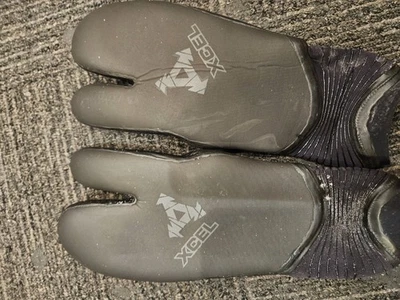 Xcel Wetsuit 5mm Mittens Size M - Image 1 of 2