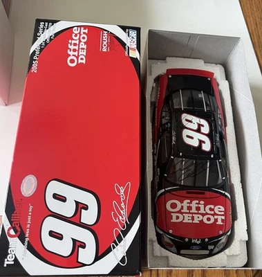 Ford Fusion Office Depot Preferred Series autografiado por Carl Edwards 2005 #99 Foto 1 de 4