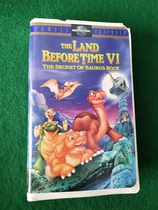 The Land Before Time VI: The Secret of Saurus Rock (VHS 1998 Clamshell) 83361 - Picture 1 of 4