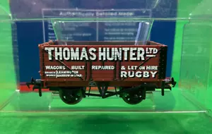 BACHMANN MODEL RAILWAYS OO GAUGE THOMAS HUNTER LTD. RUGBY 7 PLANK WAGON (731) - Picture 1 of 6
