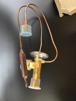 Válvula de expansión de aire acondicionado Isuzu genuina 1-83569158-0 (GM #97715599) Foto 1 de 2