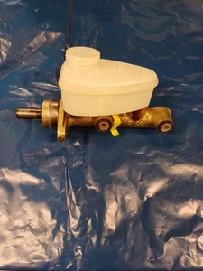 VOLVO 340 343 345 360 1976-91 OE GIRLING BRAKE MASTER CYLINDER - Picture 1 of 8