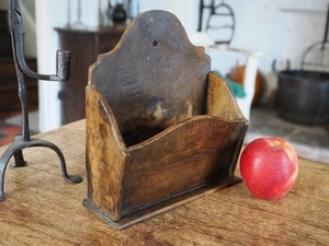 A Nice Rustic Little Hanging Wall Pocket Candle Spill Box Folk Art - Picture 1 of 15
