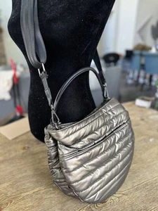 Think Royln Mujer U Mensajero Bolso de Mano Cruzado Bolso de Mano Puffer Plateado Usado en Excelente Condición - Imagen 1 de 8