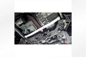 Mercedes Classe A A45 AMG W176 - Ultra Racing barra anteriore inferiore - Imagen 1 de 1