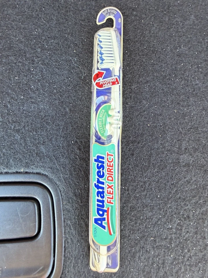 Nuevo cepillo de dientes vintage Aquafresh Flex Direct cerdas suaves 8 verde azulado sellado Foto 1 de 4