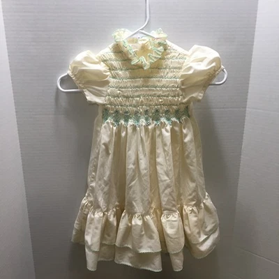 Vestido Vintage Polly Flinders Calado a Mano - Niñas Talla 5 Amarillo Claro con Verde Foto 1 de 4