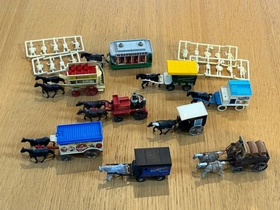 Lledo Days Gone 9 unboxed horse drawn Vehicles & 19 figures good used condition - Image 1 of 4