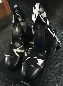 chanel sandals sz 39 with black and white silk ribbon  tie   made in Italy - Picture 1 of 5