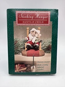 Hallmark Calza Appendiabiti Porta Topi Babbo Natale e Bambino 1992 Topi Natale - Foto 1 di 11