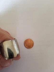 Silver Tone Bold Unique Ring, Size 6 ½ - Picture 1 of 3