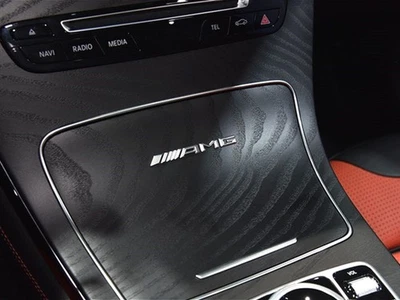 Mercedes AMG Aufkleber Emblem Logo Für Mittelkonsole Armaturenbrett Chrom - Bild 1 von 2