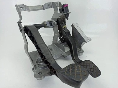 8K1721316A CLUTCH PEDAL / 150844 FOR AUDI A5 8T3 3.0 TDI QUATTRO - Image 1 of 4