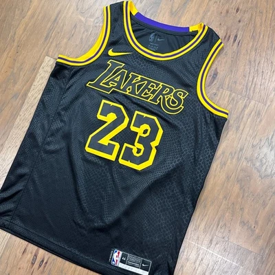 Camiseta de Los Angeles Lakers para hombre M negra Mamba City Nike Lebron James NBA Swingman Foto 1 de 4
