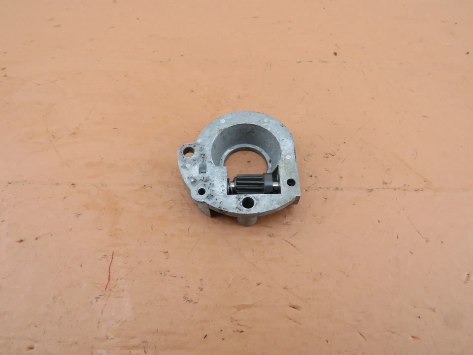 Jonsered 370 Chainsaw OEM Oil Pump - Image 1 of 4