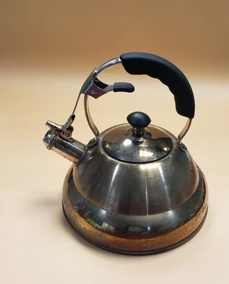 Tramontina 2qt. Hervidor de agua silbador de estufa de 1,9 L - tetera de acero inoxidable  Foto 1 de 4