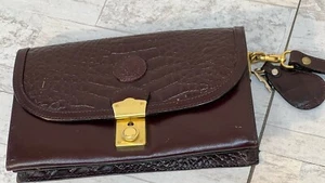 Bolso clutch vintage trasero de cuero de cocodrilo Vitello 9”x6” con armario para llaves - Imagen 1 de 13