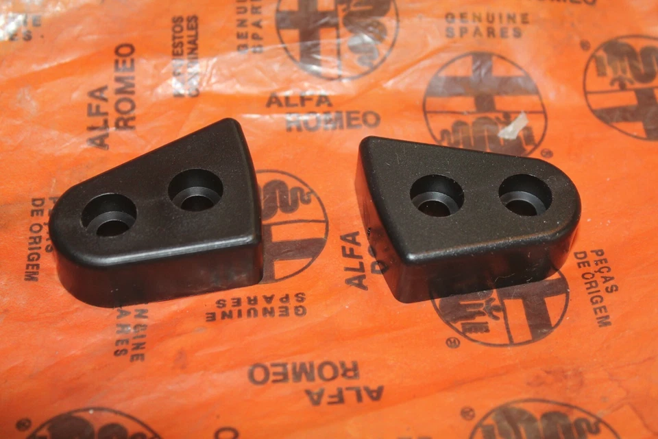 Juego de bloques guía de puerta Alfa Romeo Spider - 72-94 NUEVO Foto 1 de 4