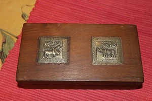 Vintage Divided Wood Trinket Box Strange Animals On Top Vintage Wood Box - Picture 1 of 10