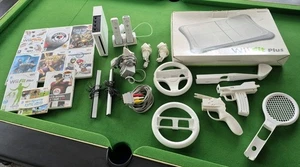 Nintendo Wii White Console X2 Controllers + WII FIT+ 9 GAMES+ EXTRAS FAST P&P - Picture 1 of 3