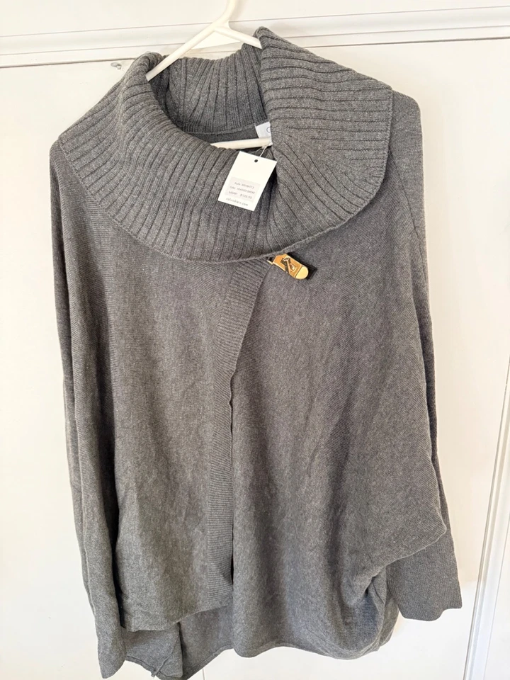 MSRP $130- CK Sweater Large Grey Cape Ribbed Cowl Neck Leather Gold Twist Buckle - Imagem 1 de 1