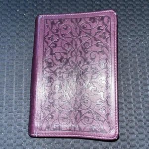 Purple ESV Holy Bible Crossway Decorative LeatherTouch Compact 6x4 - Picture 1 of 3