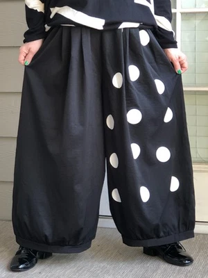 PANTALONES LAGENLOOK ARTÍSTICOS BOHO PUNK GÓTICO BURBUJA HARÉN NEGRO LUNARES TALLA ÚNICA Foto 1 de 4