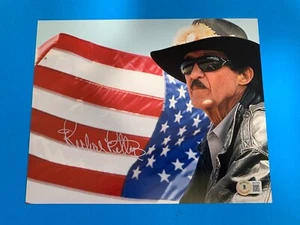 FOTO firmada por Richard Petty NASCAR 8x10 Beckett BAS autenticada - Imagen 1 de 3