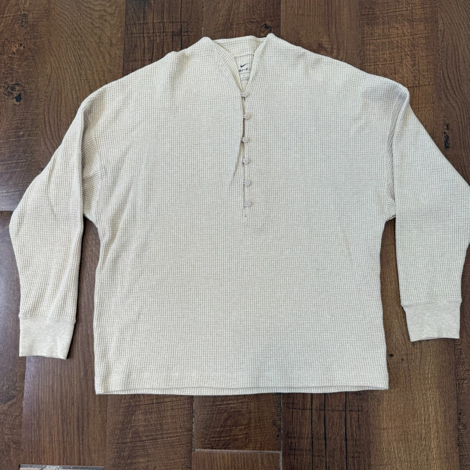 Camisa de manga larga Nike grande de yoga para mujer Foto 1 de 4