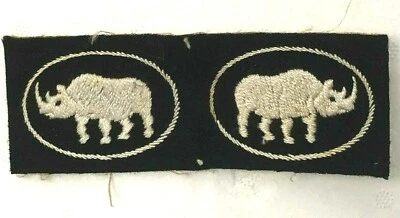 WW2 1st Armoured Division Pair of uncut Cloth Badges Patches Genuine  - Image 1 of 3