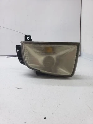 Guardabarros con luz de estacionamiento/esquina de pasajero montado para 97-99 Infiniti QX4 692901 Foto 1 de 4