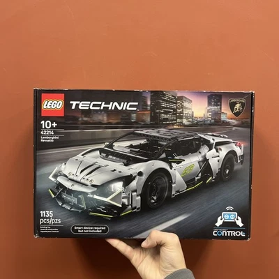 Last One ! LEGO® Technic™ Lamborghini Revuelto 42214 New In the box! - Image 1 of 4