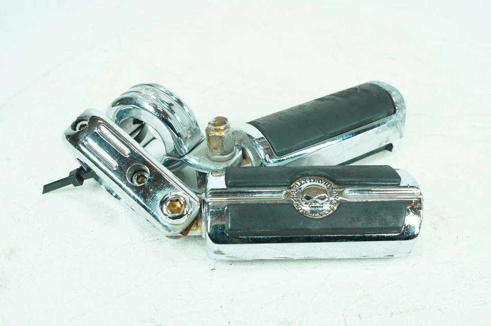2005 Harley Touring Road Glide Front Right Left Highway Foot Pegs Willie G Skull - Image 1 of 4