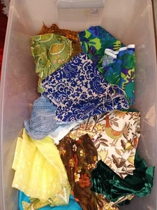 Vintage Sewing Fabric Scraps Large Lot 92 Qt Bin - Picture 1 of 6