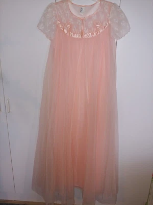 VTG. POWERS MODEL LADIES LONG 2-PC PEACH SHEER PENOIR SET-S-NWOT-NYLON TRICOT - Image 1 of 4