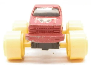 Camioneta Monster Truck Chevrolet C/K 1988-91 Racing Champions escala 4x4 1/64 - Imagen 1 de 3