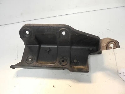 05-11 Soporte de montaje de ajuste de parachoques trasero derecho Audi A6 S6 Quattro C6 Sedán Foto 1 de 4