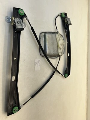 Regulador ventana delantera izquierda Volkswagen Jetta Sportwagen TDI 2011-2014 OEM. Foto 1 de 4