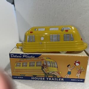 Dimestore Dreams Deluxe Plastic House Camper Trailer 1:43 Scale Yellow 2000/2001