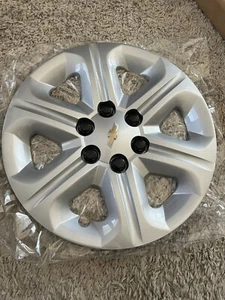 Genuine GM Wheel Cover 09597564 09-17 17” Traverse Wheel Cover - Picture 1 of 3