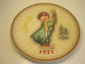 Authentic Hummel 1971 1st Edition Christmas Collector's Plate - Picture 1 of 4