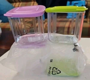 Tupperware Clear Mates Mini Snackbehälter 2er Set mit lila & grünen Deckeln - Bild 1 von 2