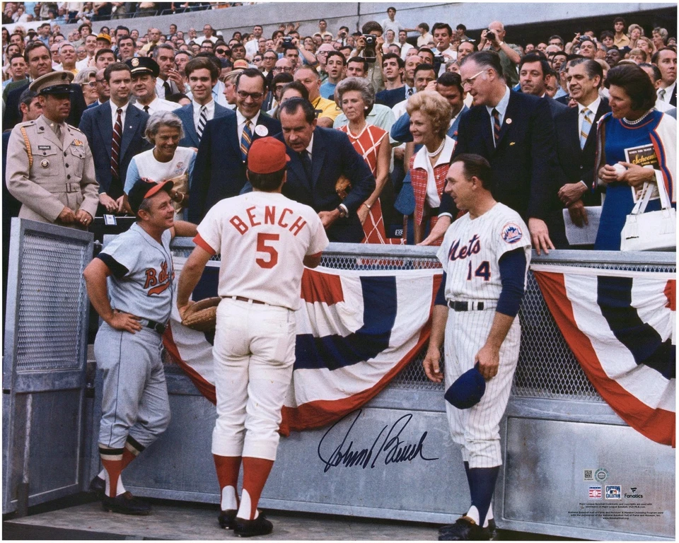 Foto firmada por Johnny Bench Reds de 16" x 20" con Nixon, Earl Weaver y Gil Hodges Foto 1 de 1
