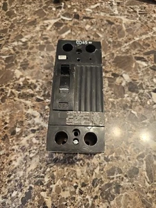 Disyuntor GE TQD22125 125 amperios 240 VCA - Imagen 1 de 3