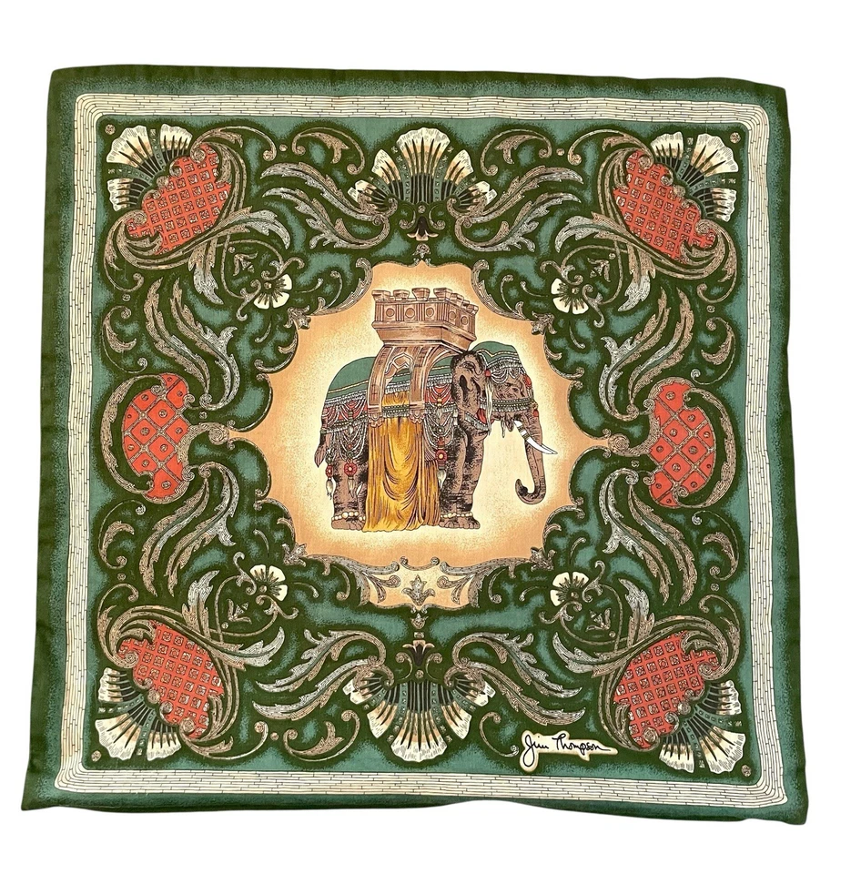Funda de almohada de seda Jim Thompson estampado elefante verde. Cremallera trasera. 15x15”. Firmado Foto 1 de 3