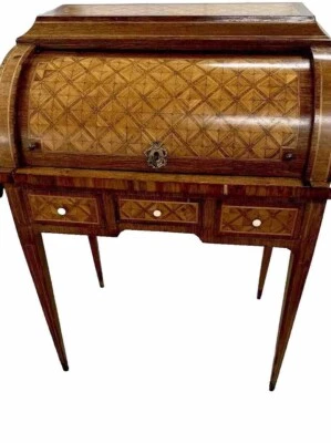 Escritorio antiguo con tapa enrollable - aprox. 300 años Foto 1 de 4