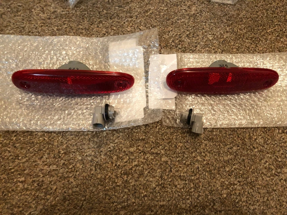 JZA80 / MKIV Toyota Supra Genuine OEM Rear Marker Lights with Sockets & Bulbs - Image 1 of 1