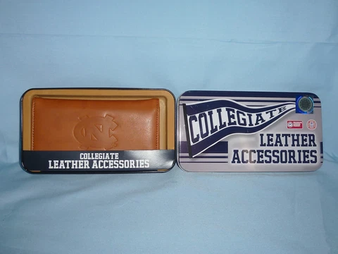 NORTH CAROLINA TAR HEELS    Leather Checkbook   NIB   brown + Cover