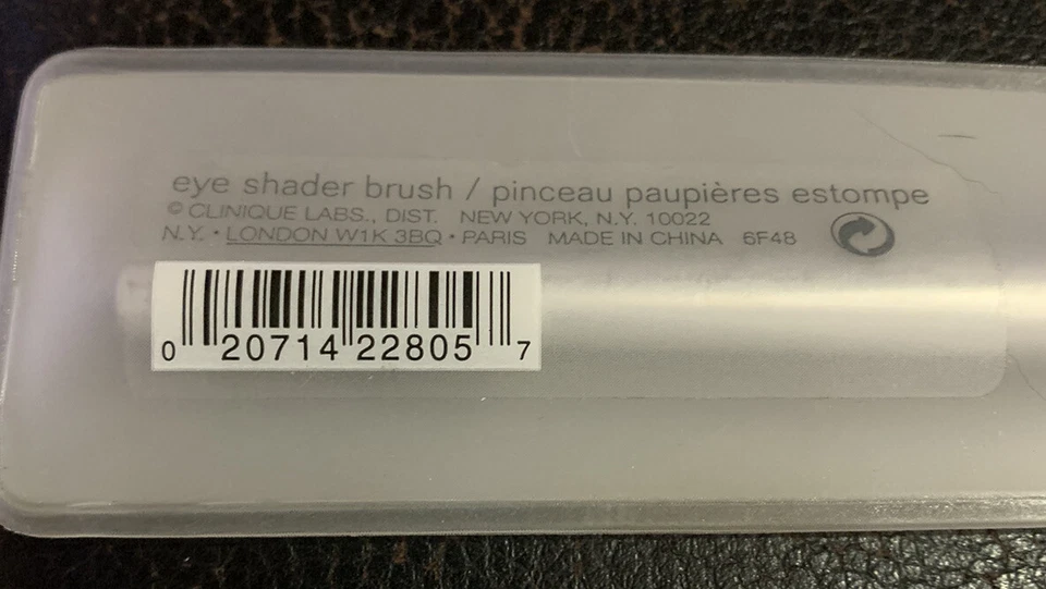 Clinique Clinique Eye Shader Brush - 1 Brush.