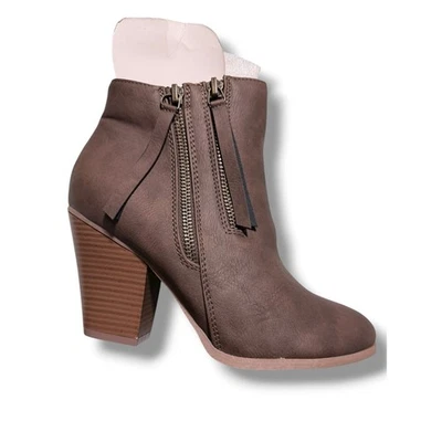 NIB Journee Collection Vally Women's Brown Faux Leather Ankle Boots Size 8 - Image 1 of 4